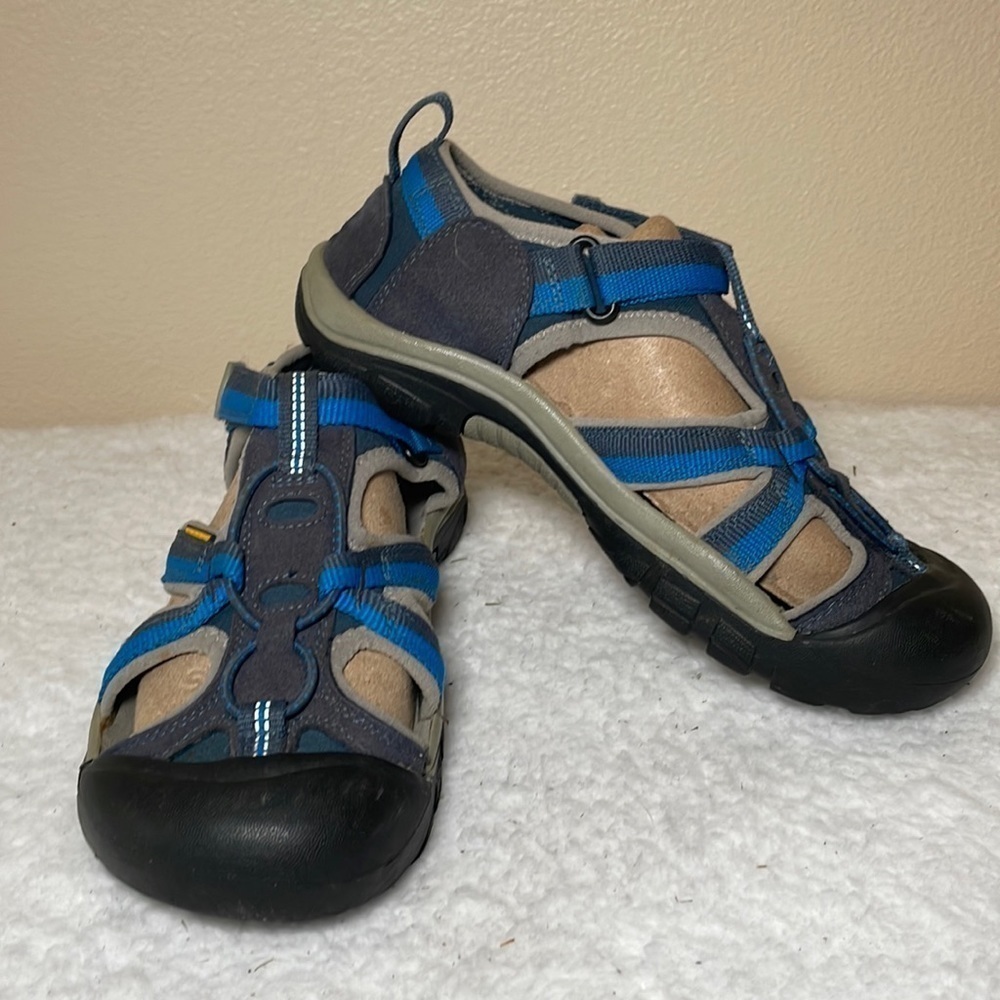 KEEN Waterproof Sandals Size 5
